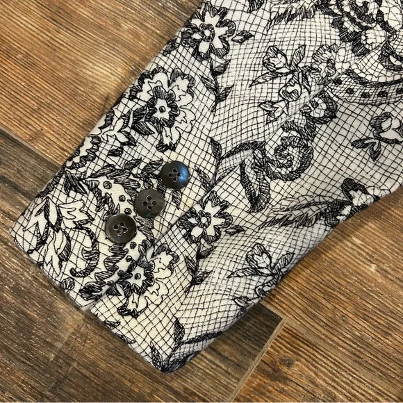 Emanuel Ungaro Vintage Black & White Lace Print Blazer – Size 2/36 - Picture 9 of 9